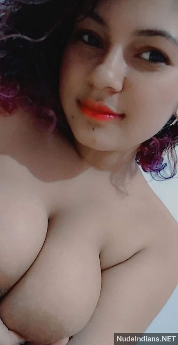 Snapchat Indian babe big boobs showing selfies 9