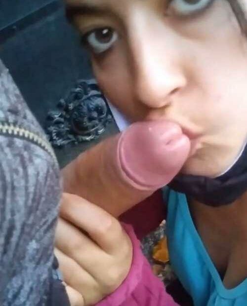 randi nri urmila ne lund ko chumma diya