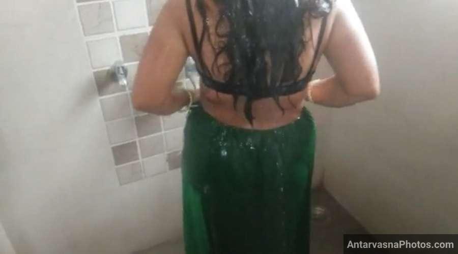 hot desi mom bathroom pics