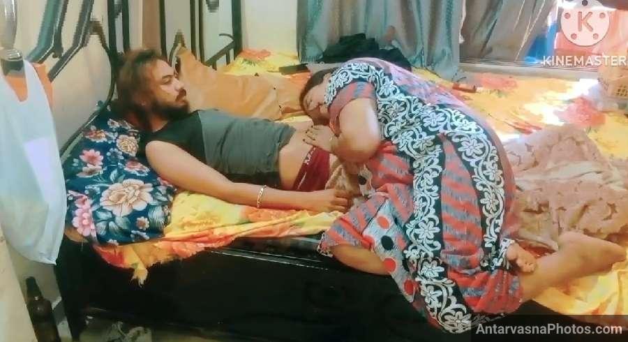berojgar bhatija sexy desi chachi hot porn pics 4