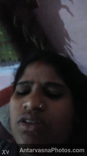 bhabhi ki kali chut chatne ke photos 7