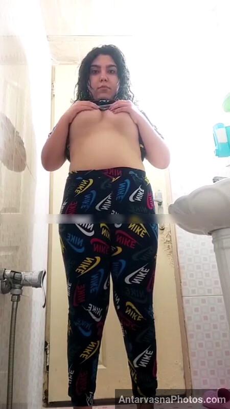 gujju bhabhi bathroom ass fingering photos 8