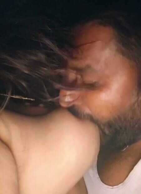 rich delhi aunty boobs sucking pics 2
