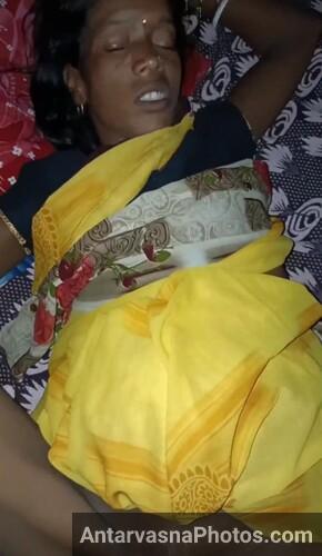 kyc ke lie aai village aunty ki chudai ki 11