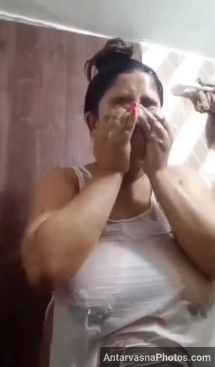 tanker boobs gf live bathroom hot 2
