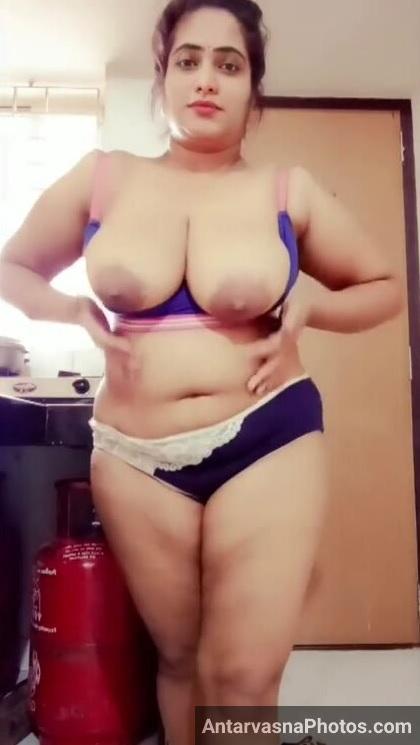 hot housewife sexy saree nudes 8