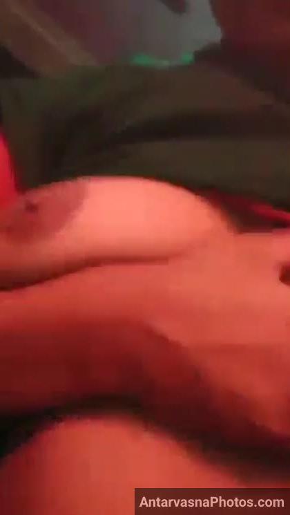 desi village bhabhi hot boobs selfies 9