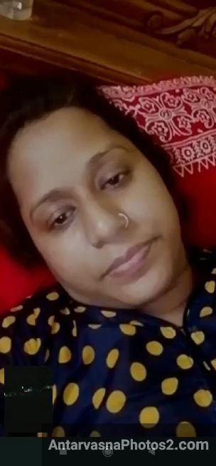 delhi hot bhabhi ki naked boobs chut selfies 1