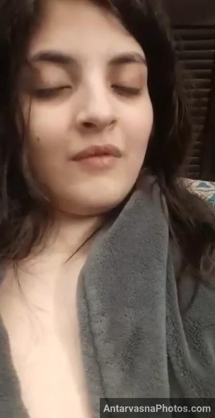 rich indian bhabhi sexy chuchi photos 1