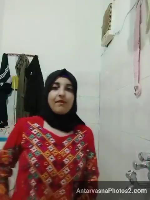 muslim bhabhi nude boobs selfies 1
